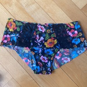 Victoria’s Secret Pink panty hipster NWT